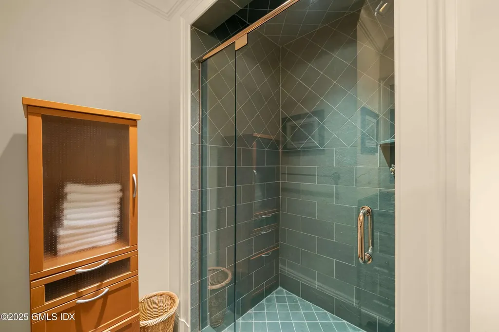 62 Summersweet Lane New Canaan CT 06840