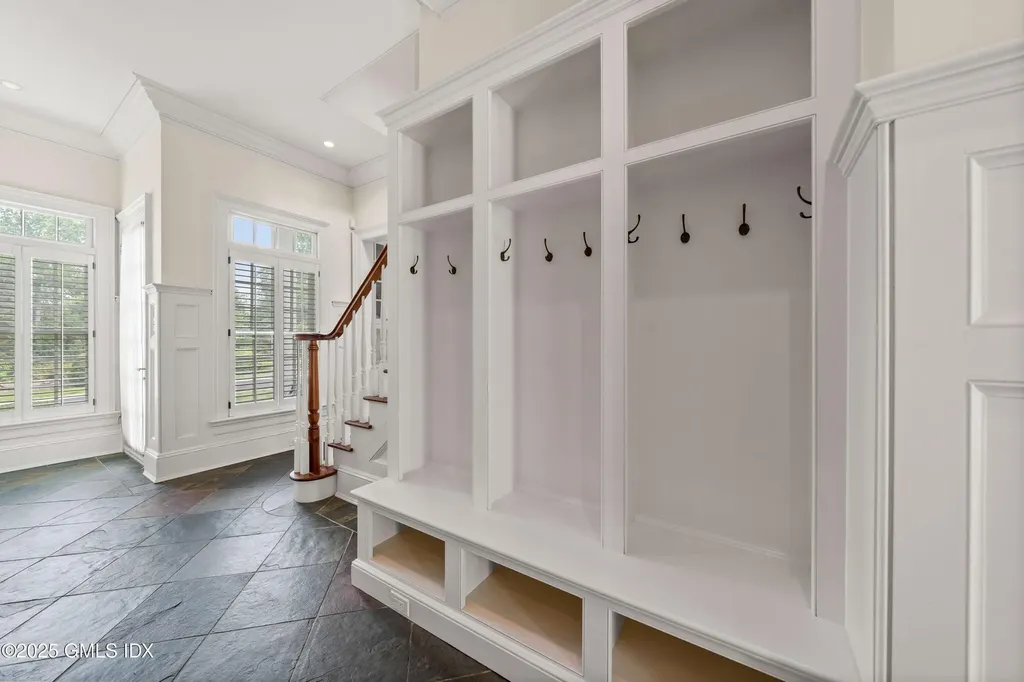 62 Summersweet Lane New Canaan CT 06840