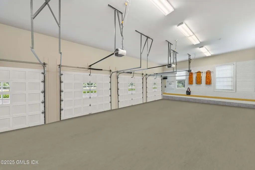 62 Summersweet Lane New Canaan CT 06840