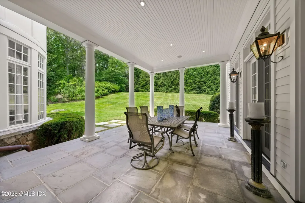 62 Summersweet Lane New Canaan CT 06840
