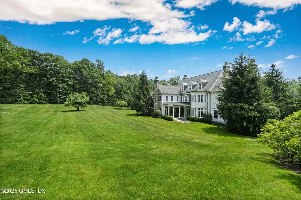 62 Summersweet Lane New Canaan CT 06840