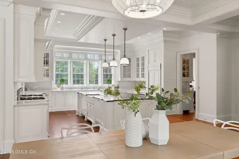 62 Summersweet Lane New Canaan CT 06840