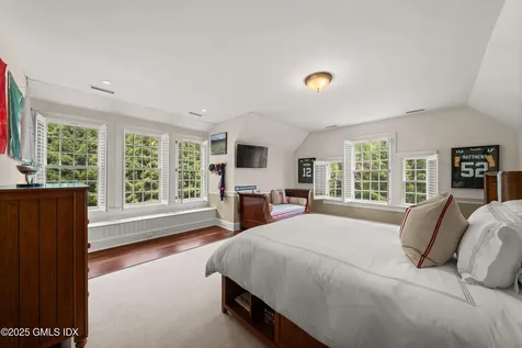 62 Summersweet Lane New Canaan CT 06840