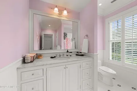 62 Summersweet Lane New Canaan CT 06840