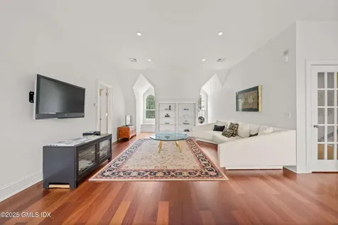 62 Summersweet Lane New Canaan CT 06840