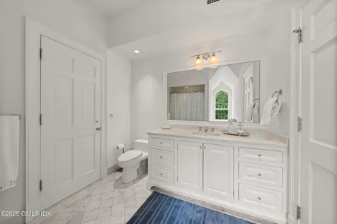 62 Summersweet Lane New Canaan CT 06840
