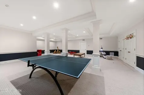 62 Summersweet Lane New Canaan CT 06840
