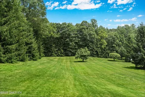 62 Summersweet Lane New Canaan CT 06840