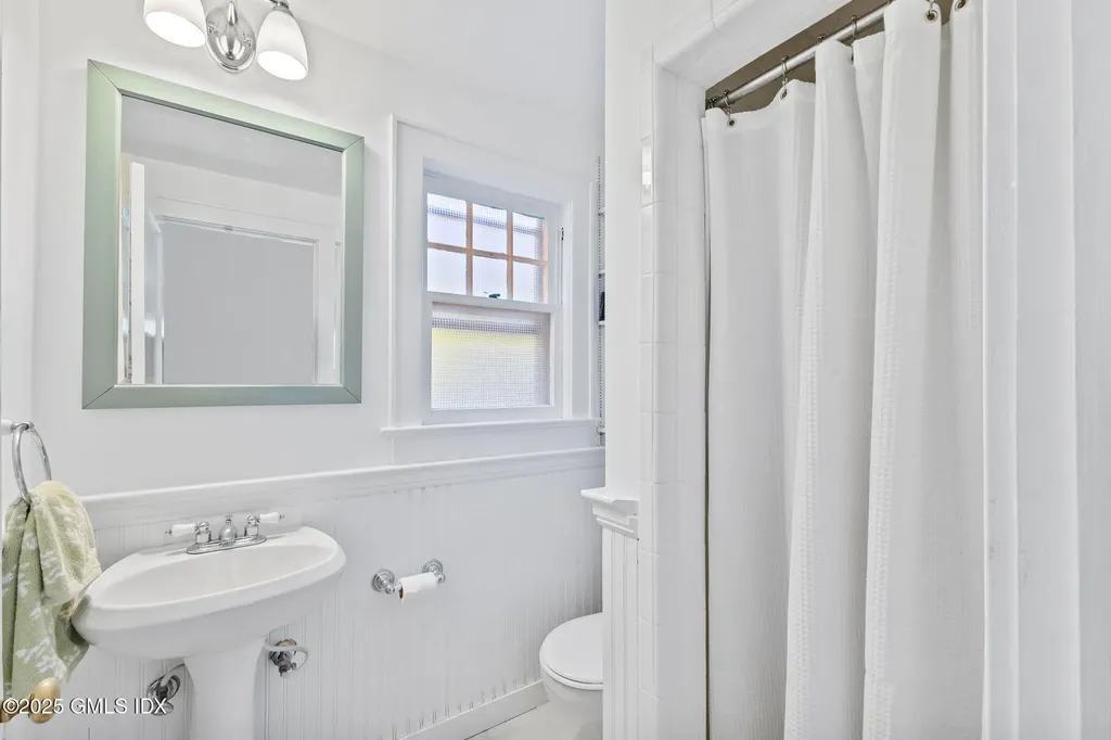 27 Briar Brae Road Stamford CT 06903