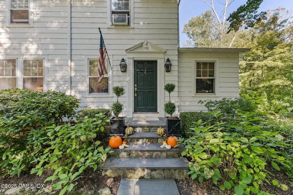 27 Briar Brae Road Stamford CT 06903