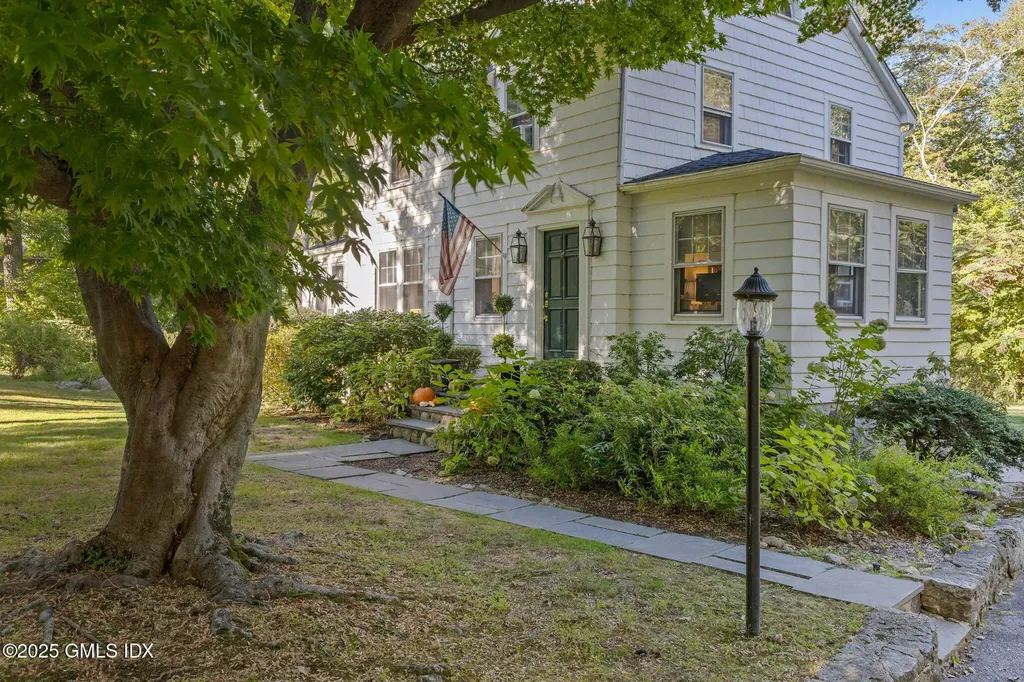 27 Briar Brae Road Stamford CT 06903