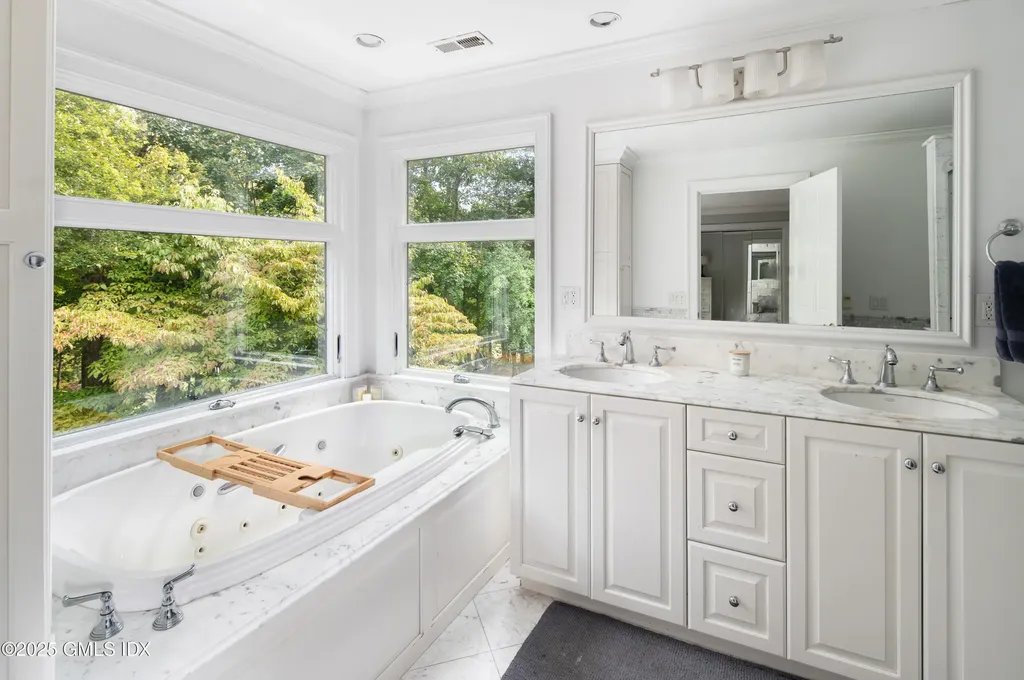 10 Carissa Lane Greenwich CT 06830