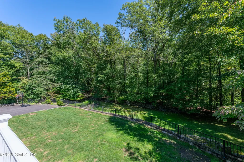 10 Carissa Lane Greenwich CT 06830