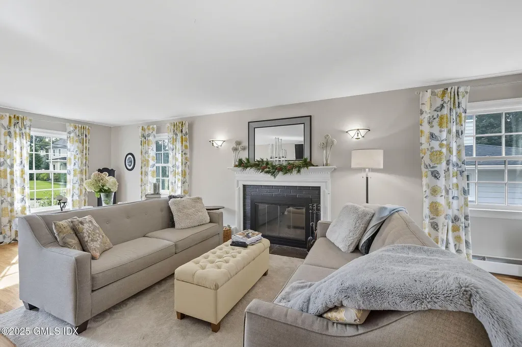 25 Buxton Lane Riverside CT 06878