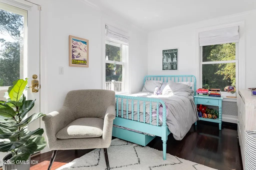 76 Sinawoy Road Cos Cob CT 06807