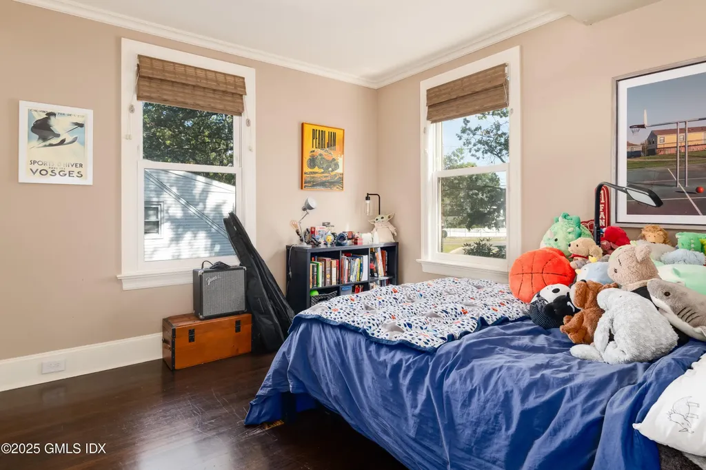 76 Sinawoy Road Cos Cob CT 06807