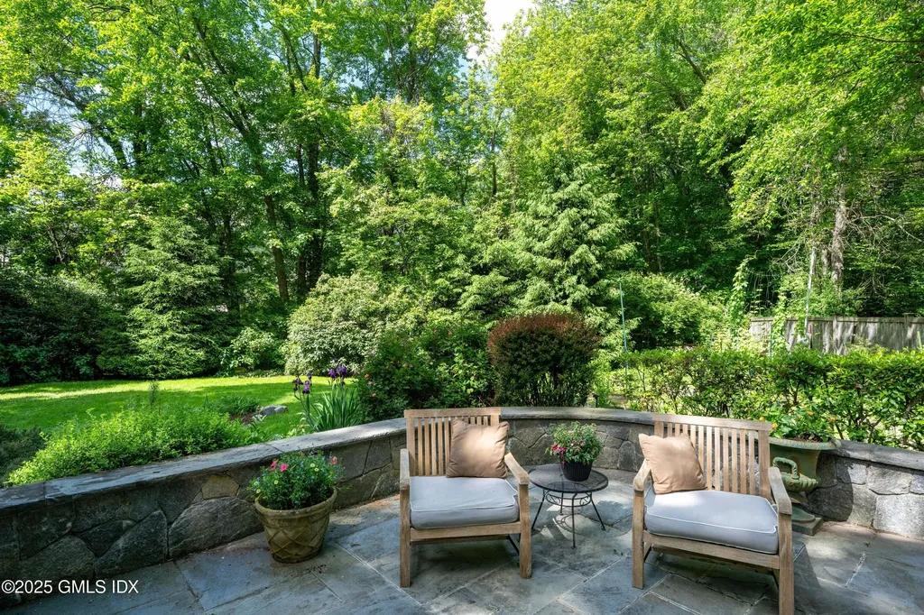 76 Sinawoy Road Cos Cob CT 06807