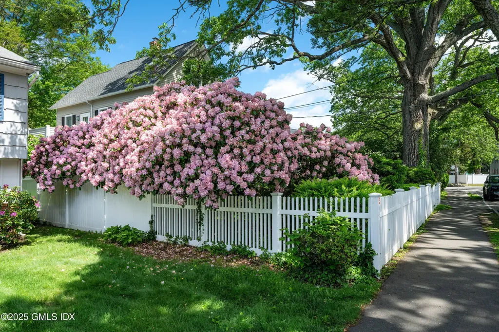 76 Sinawoy Road Cos Cob CT 06807