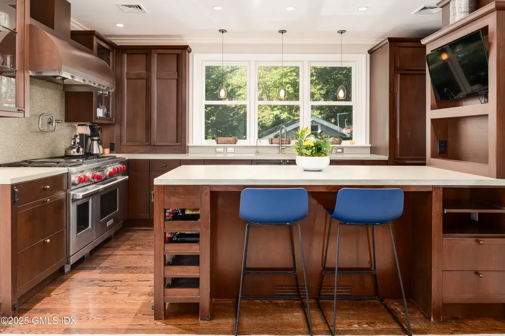 76 Sinawoy Road Cos Cob CT 06807