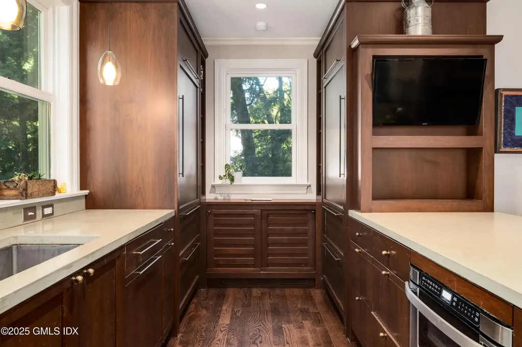 76 Sinawoy Road Cos Cob CT 06807