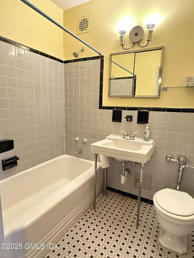 4 Putnam Hill Greenwich CT 06830