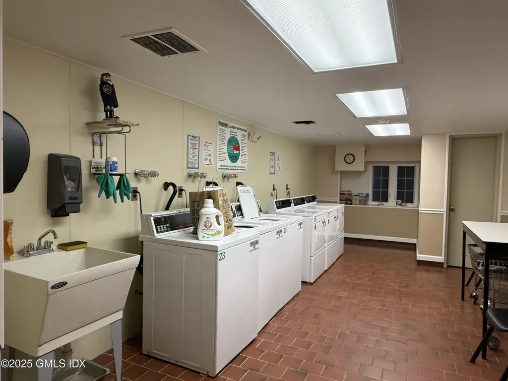 4 Putnam Hill Greenwich CT 06830