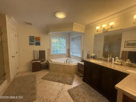 24 Buena Vista Drive Greenwich CT 06831