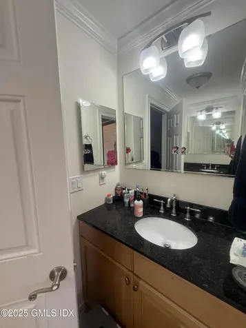 24 Buena Vista Drive Greenwich CT 06831