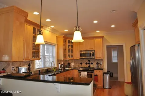 24 Buena Vista Drive Greenwich CT 06831