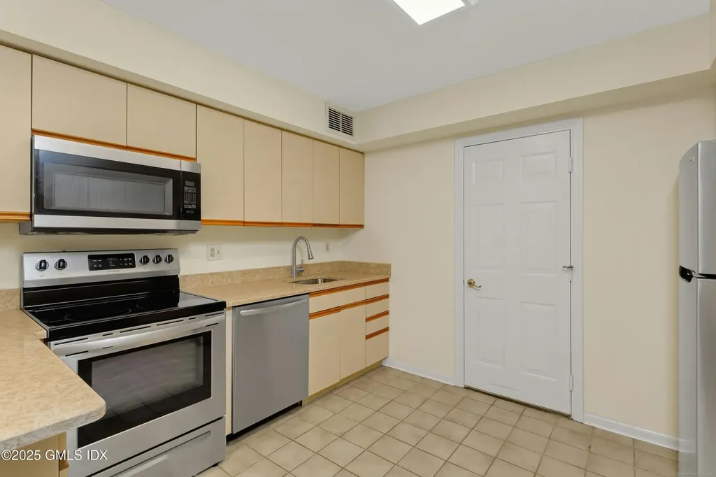 351 Pemberwick Road Greenwich CT 06831