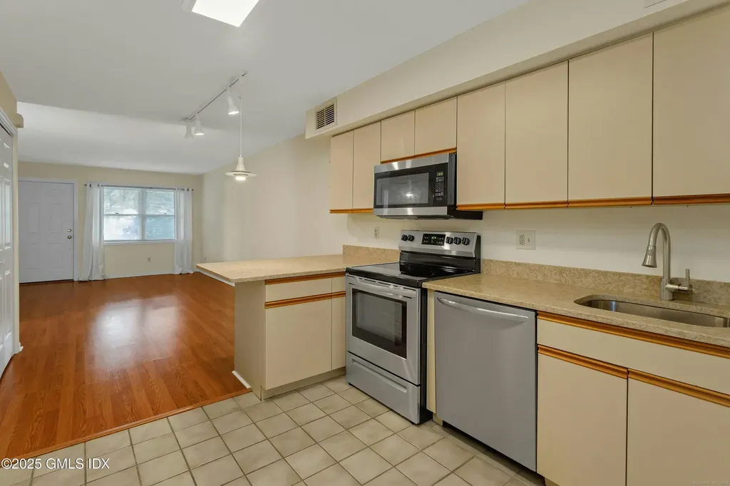 351 Pemberwick Road Greenwich CT 06831