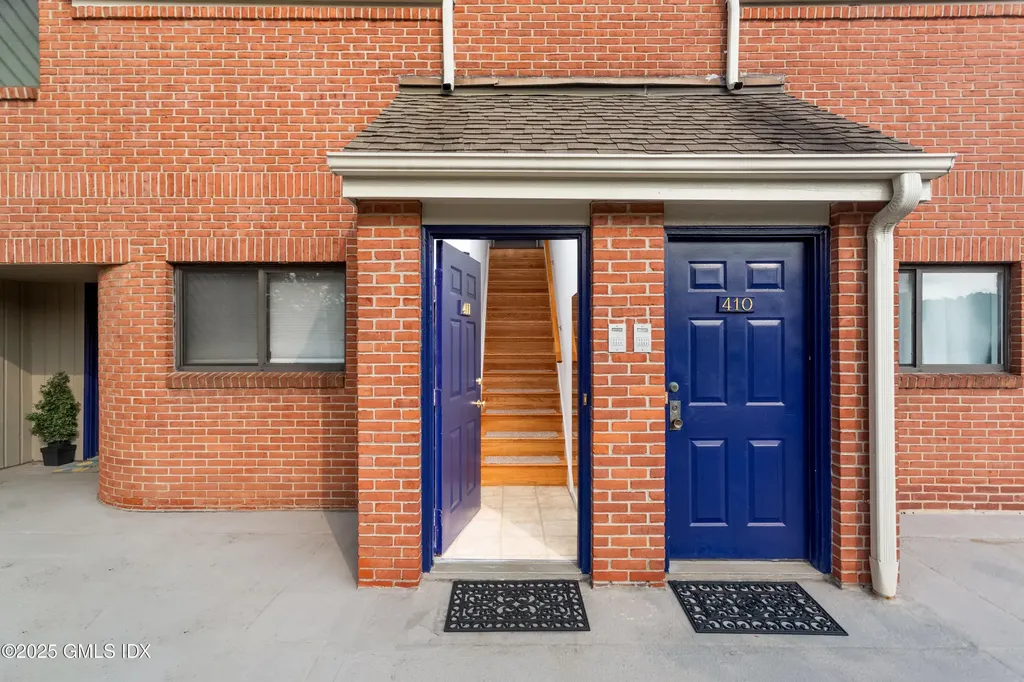 9 River Road Cos Cob CT 06807