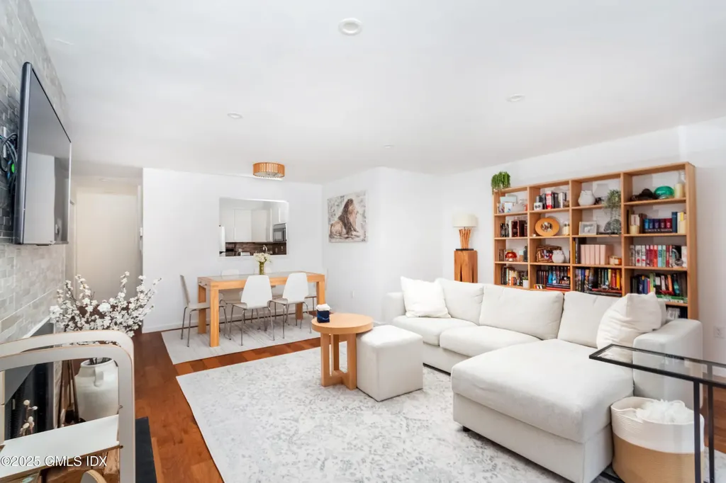 9 River Road Cos Cob CT 06807