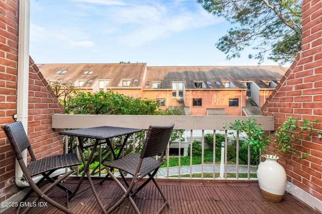 9 River Road Cos Cob CT 06807