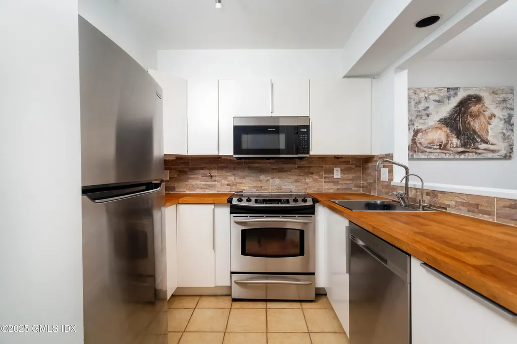 9 River Road Cos Cob CT 06807