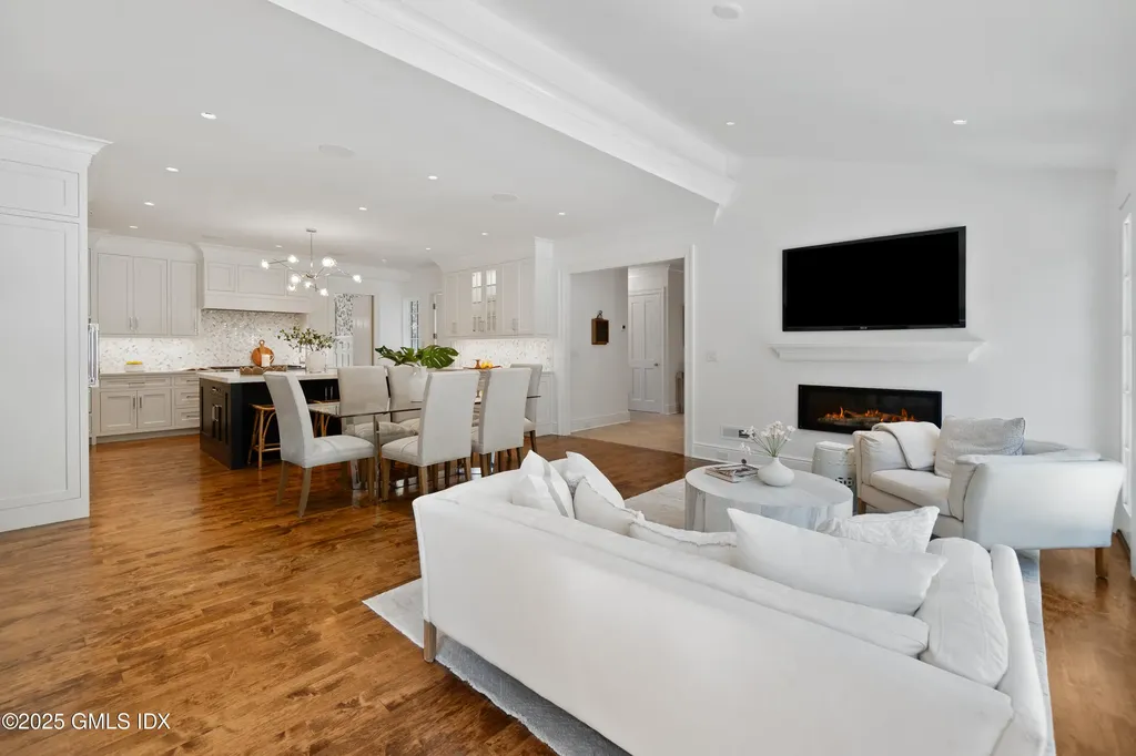 18 Tokeneke Trail Darien CT 06820