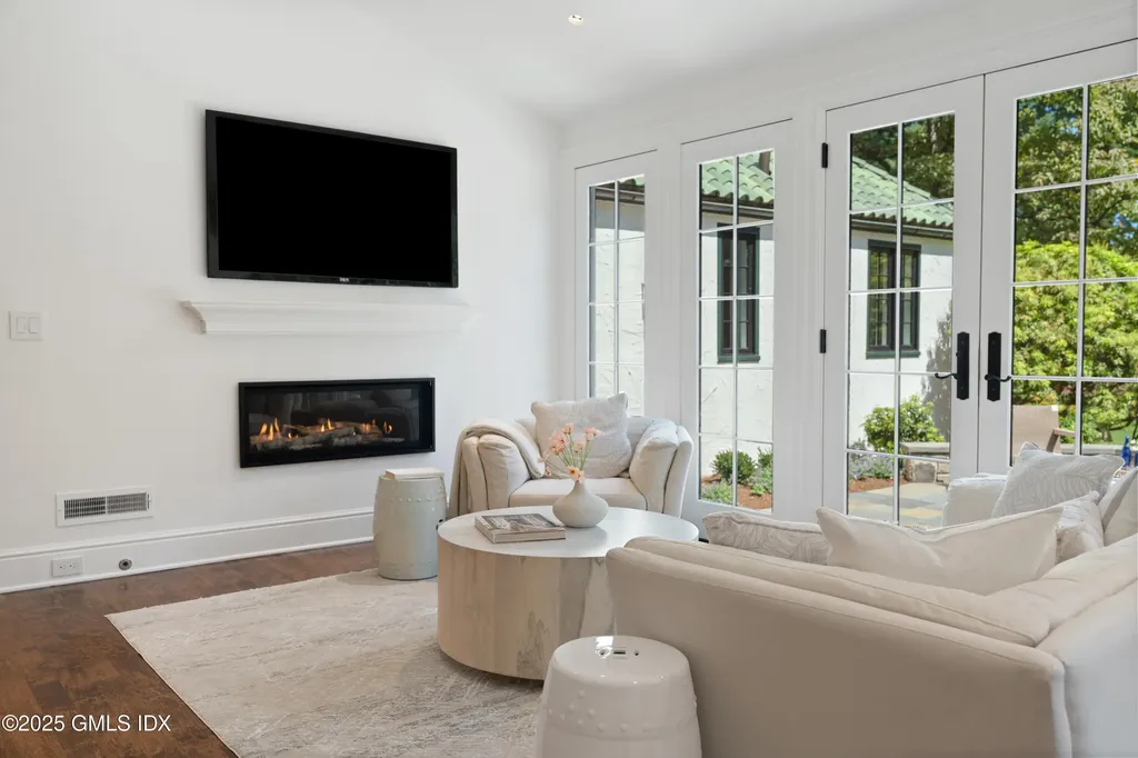 18 Tokeneke Trail Darien CT 06820