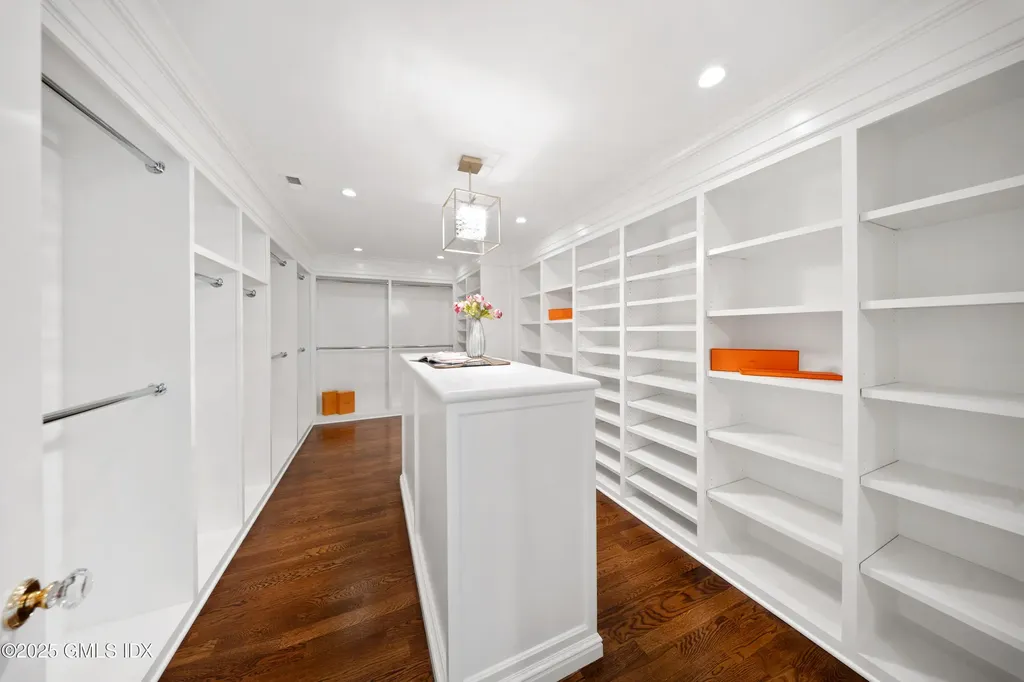 18 Tokeneke Trail Darien CT 06820