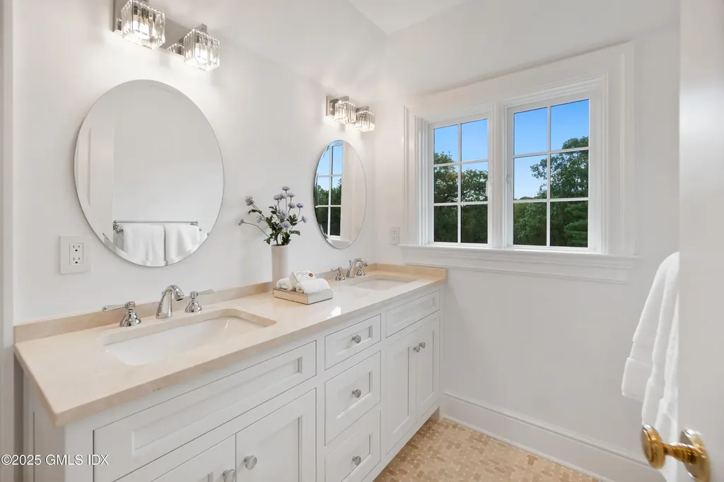 18 Tokeneke Trail Darien CT 06820