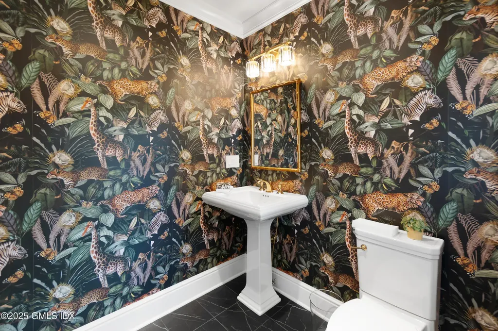 18 Tokeneke Trail Darien CT 06820