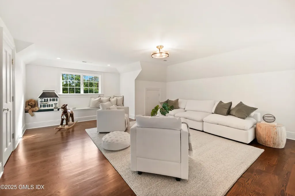 18 Tokeneke Trail Darien CT 06820