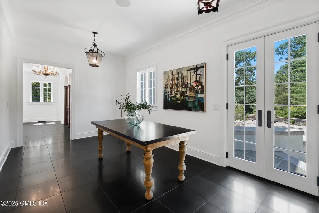 18 Tokeneke Trail Darien CT 06820