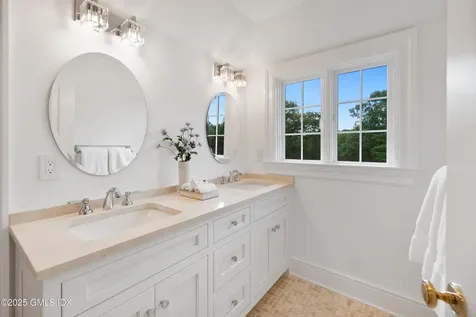 18 Tokeneke Trail Darien CT 06820