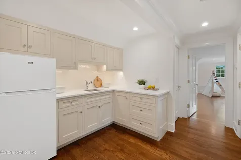 18 Tokeneke Trail Darien CT 06820