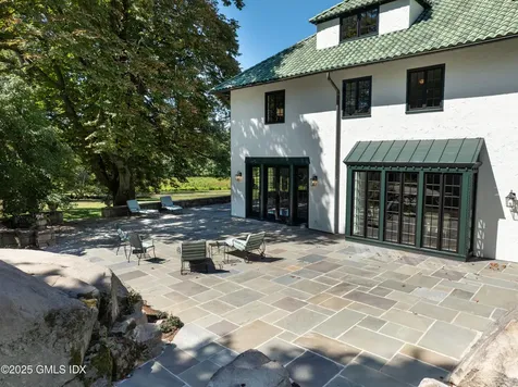 18 Tokeneke Trail Darien CT 06820