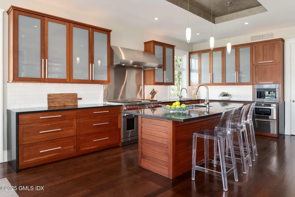 183 Shore Road Old Greenwich CT 06870