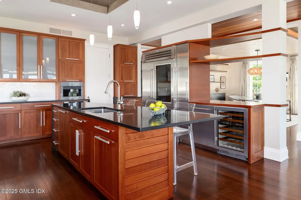 183 Shore Road Old Greenwich CT 06870