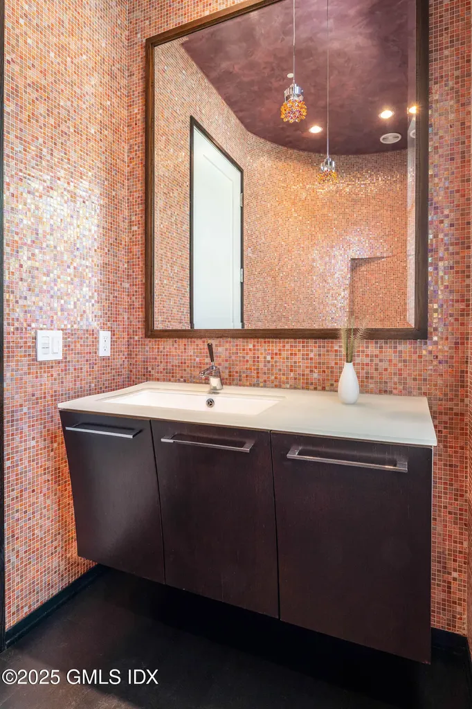 183 Shore Road Old Greenwich CT 06870