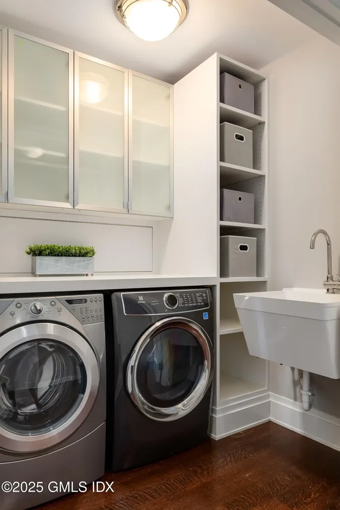 183 Shore Road Old Greenwich CT 06870