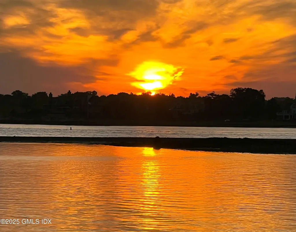 183 Shore Road Old Greenwich CT 06870